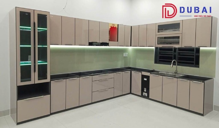 bàn thờ ông táo trên tủ bếp